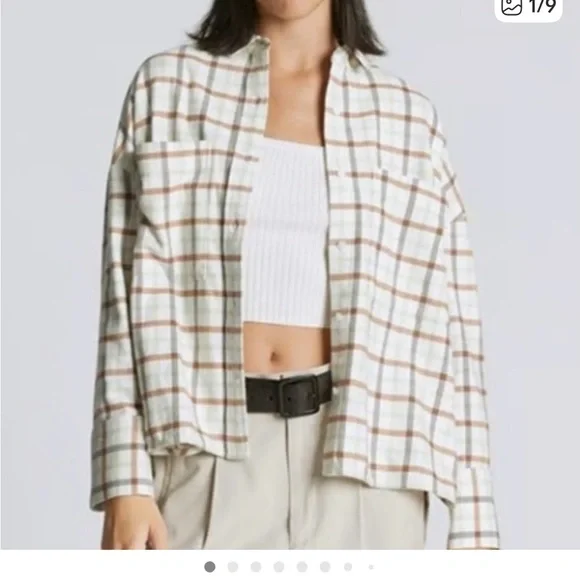 Everlane slightly cropped, boxy flannel, medium - Picture 6 of 6